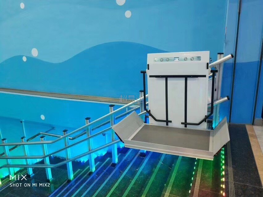 斜掛升降平臺(tái)