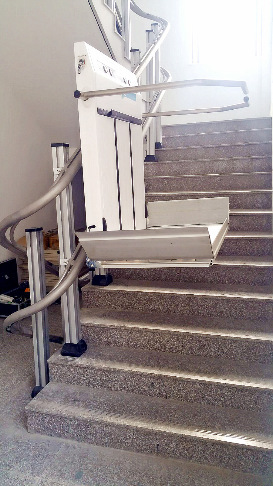 QQ圖片20170620191636_副本.jpg 斜掛式升降平臺